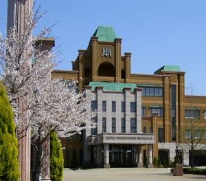 ���i�{�فj